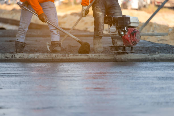Best Custom Concrete Contractor  in Chinook, MT